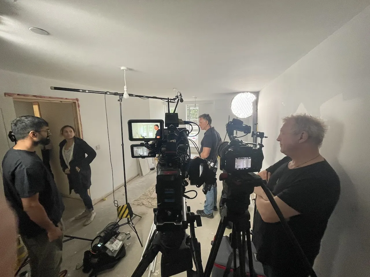 Jez Smith on set - behind the scenes 43