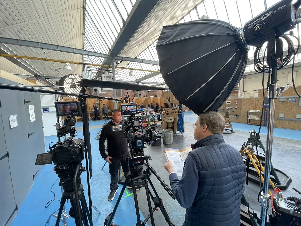 Jez Smith on set - behind the scenes 47