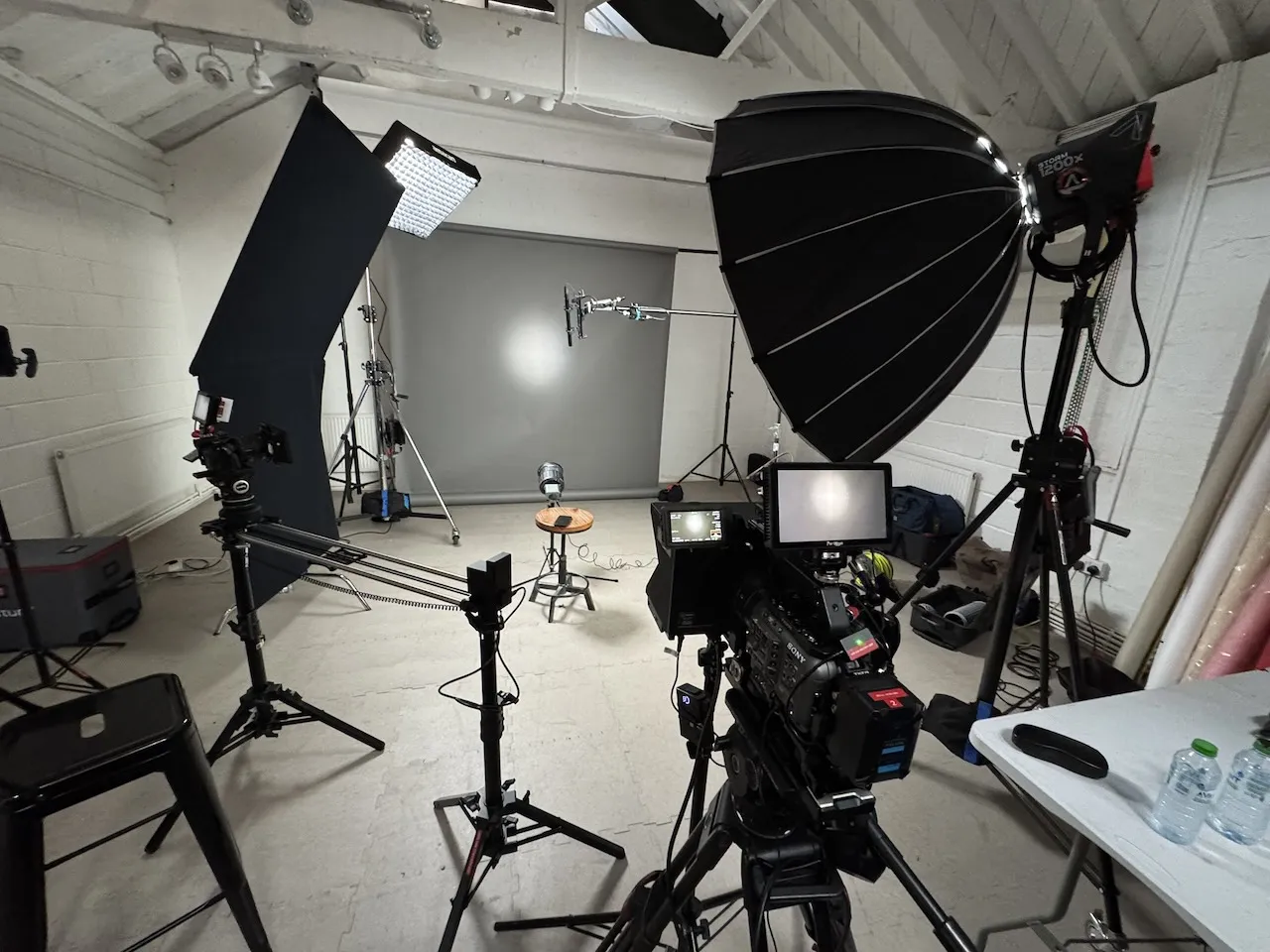 Jez Smith on set - behind the scenes 50