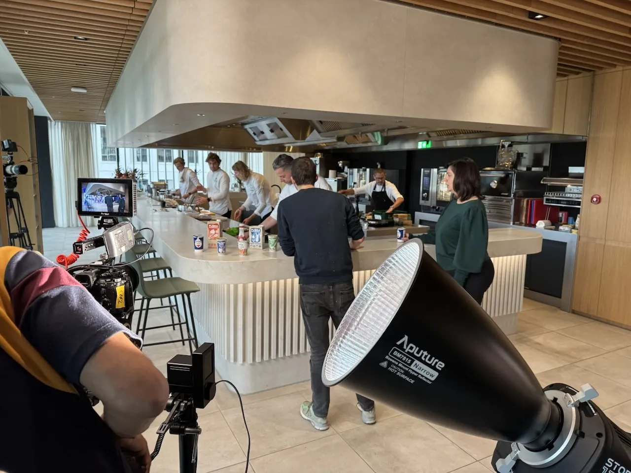 Jez Smith on set - behind the scenes 53