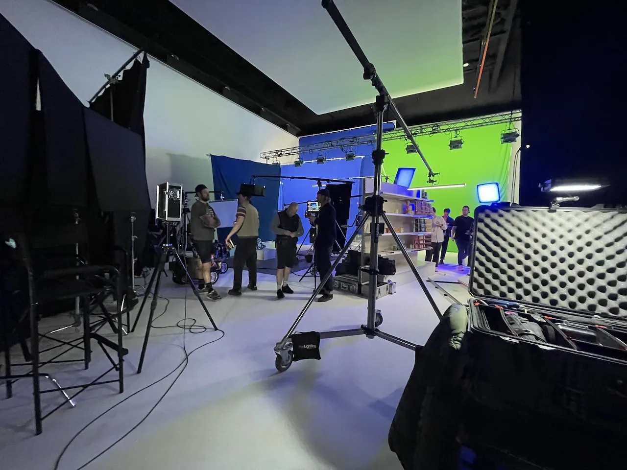 Jez Smith on set - behind the scenes 65
