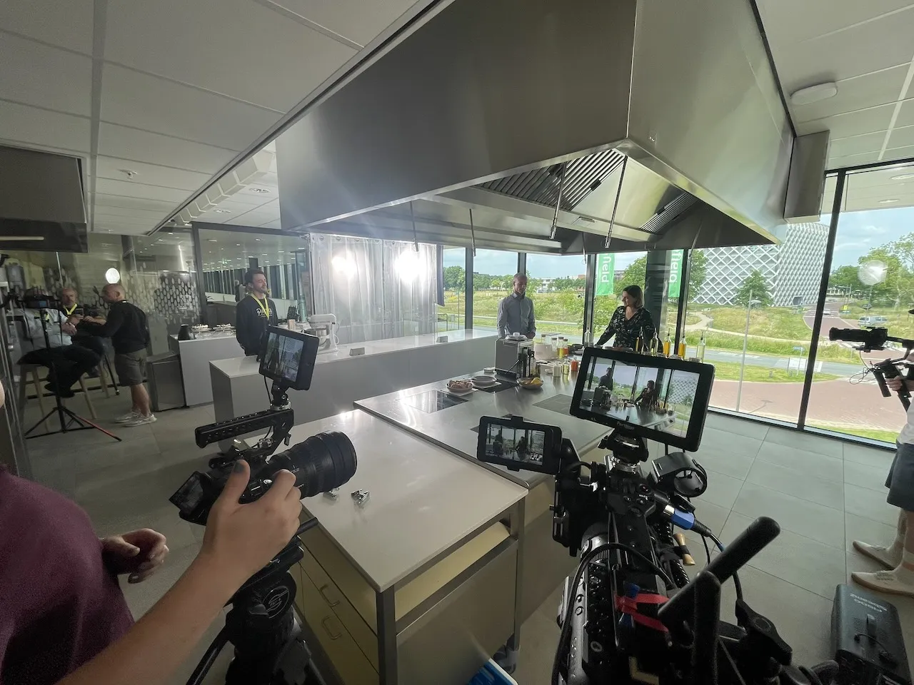 Jez Smith on set - behind the scenes 69