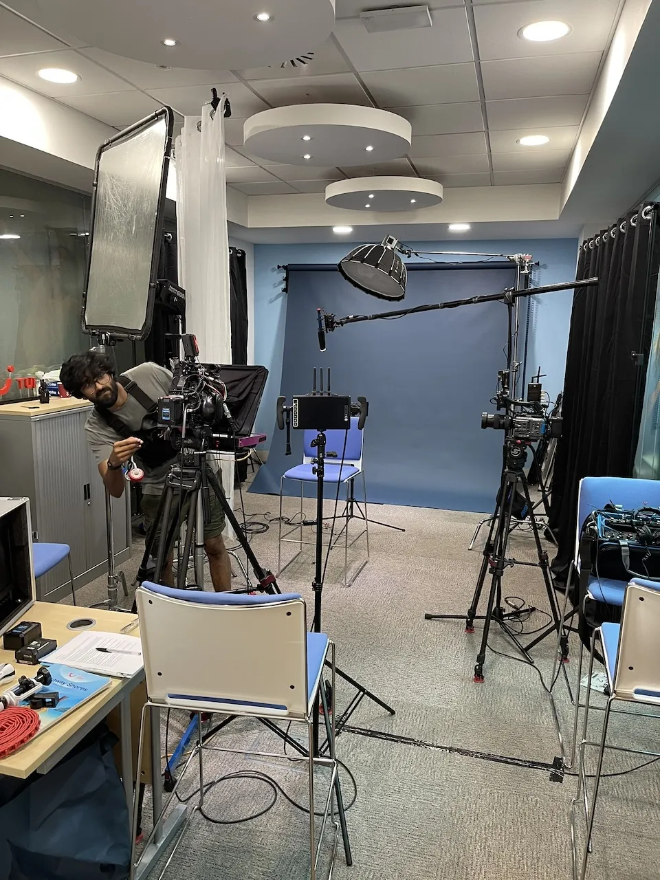Jez Smith on set - behind the scenes 73