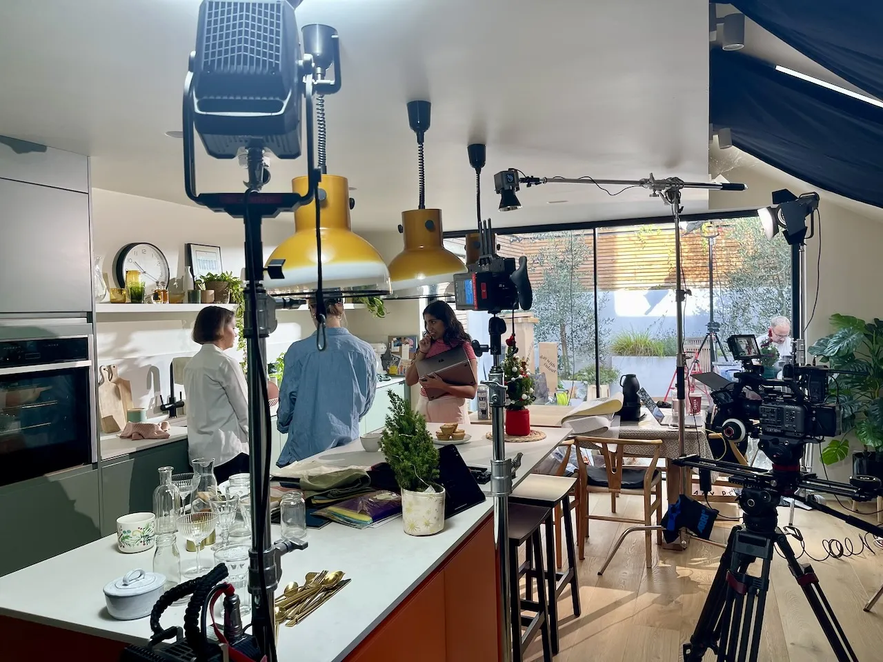 Jez Smith on set - behind the scenes 75