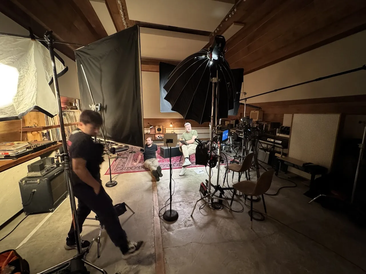 Jez Smith on set - behind the scenes 91