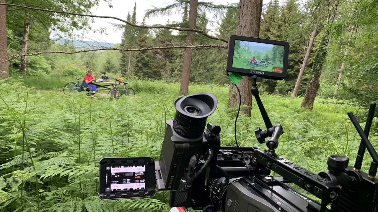 Jez Smith on set - behind the scenes 94